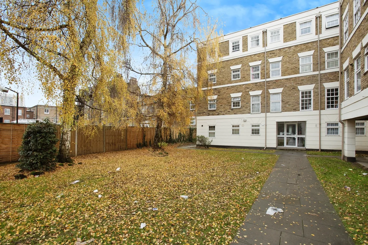Beechwood Mews, London, N9, photo 15
