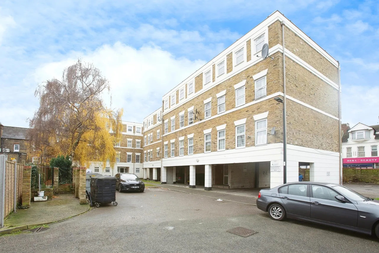 Beechwood Mews, London, N9, photo 14