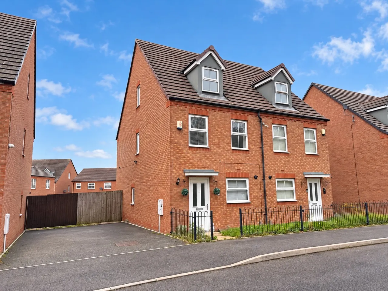 3 bed house for sale, Greenock Crescent, Parkfields, WV4