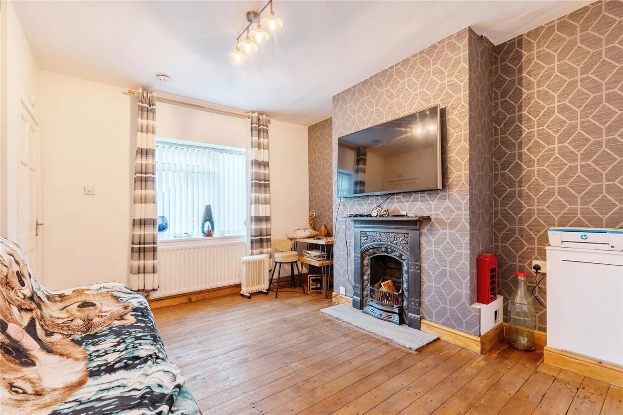 Rossendale Road, Burnley, Lancashire, BB11, photo 2
