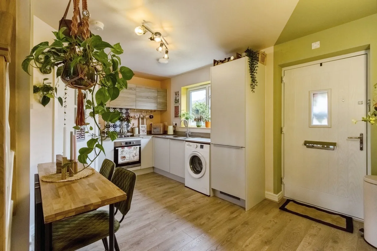Little Wood Crescent, Wakefield, West Yorkshire, WF1, photo 5