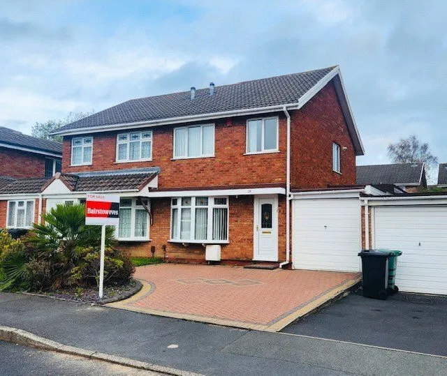 3 bed house for sale — Aberford Close, WILLENHALL, West Midlands, WV12
