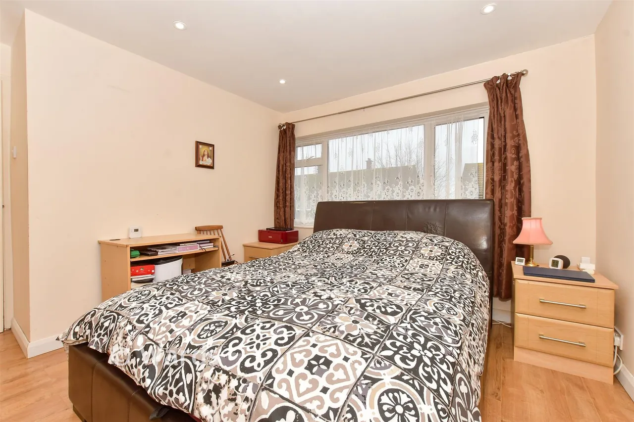 Swalecliffe Court Drive, Whitstable, CT5, photo 8