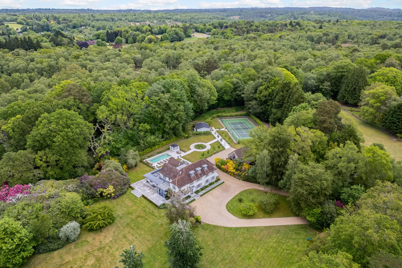 Danley Lane, Danley Hill, Haslemere, Surrey, photo 2