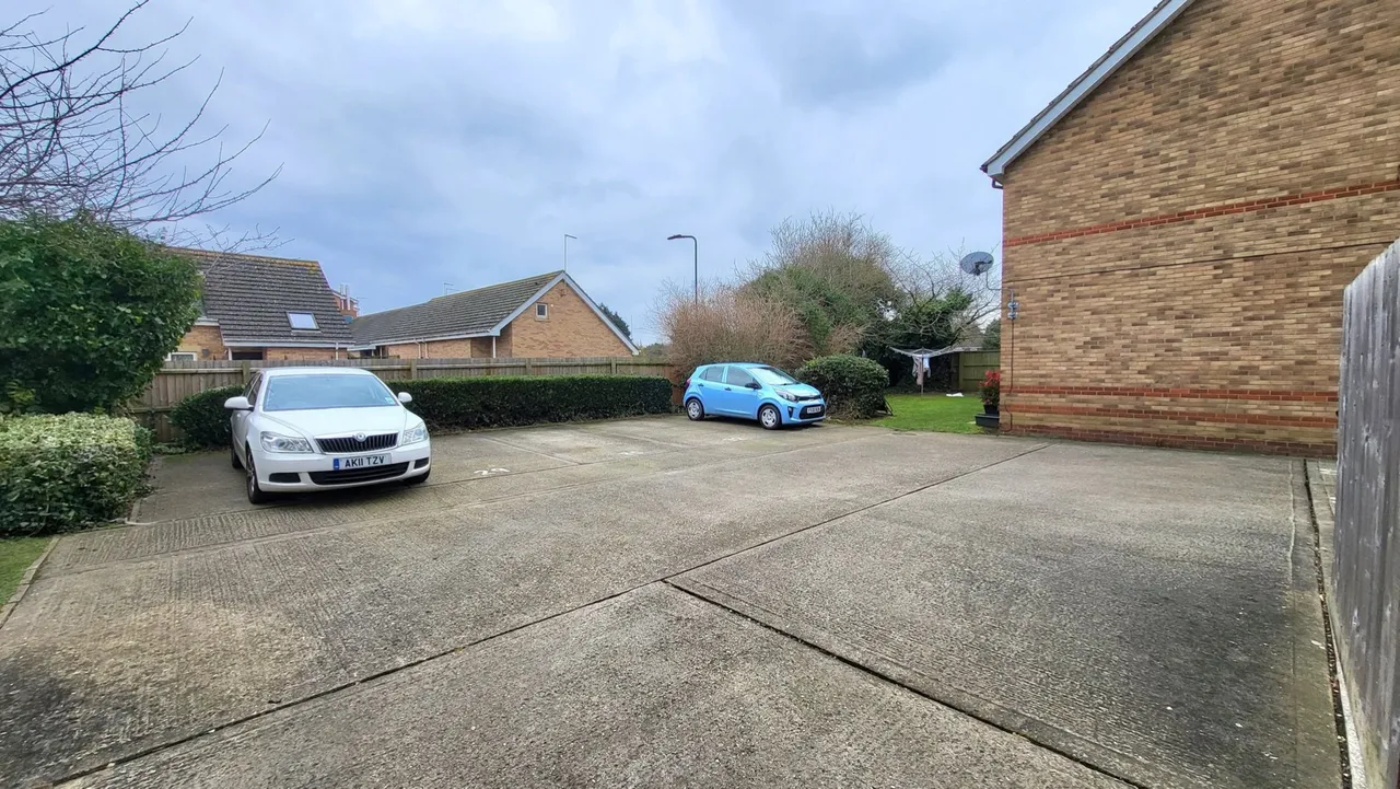 Burton Court, Peterborough, PE1, photo 7