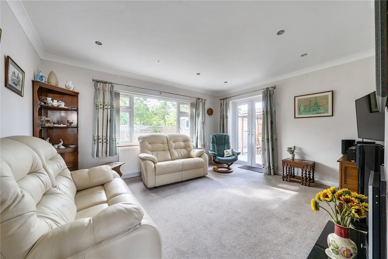 Hillands Drive, Leckhampton, GL53, photo 2