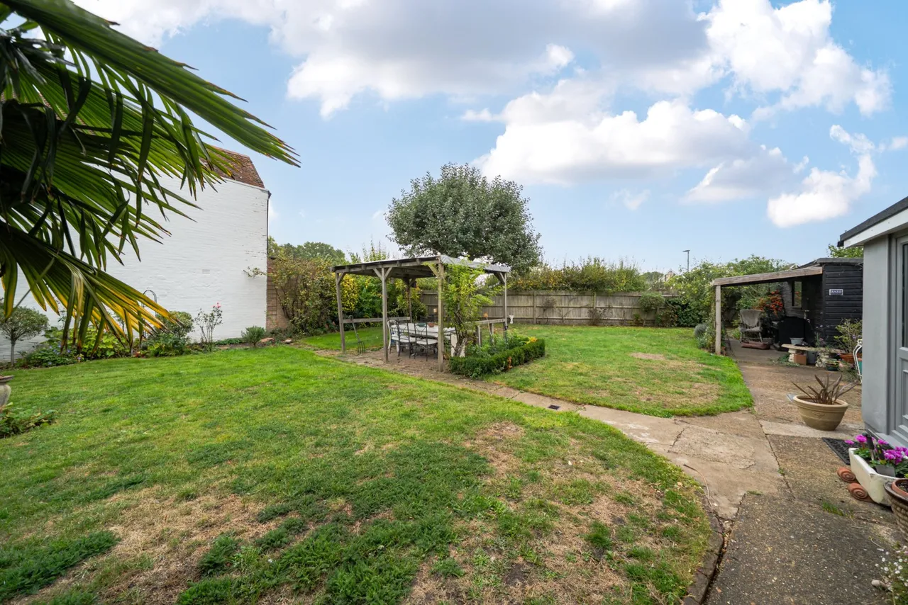 St. Georges Road, Badshot Lea, GU9, photo 14