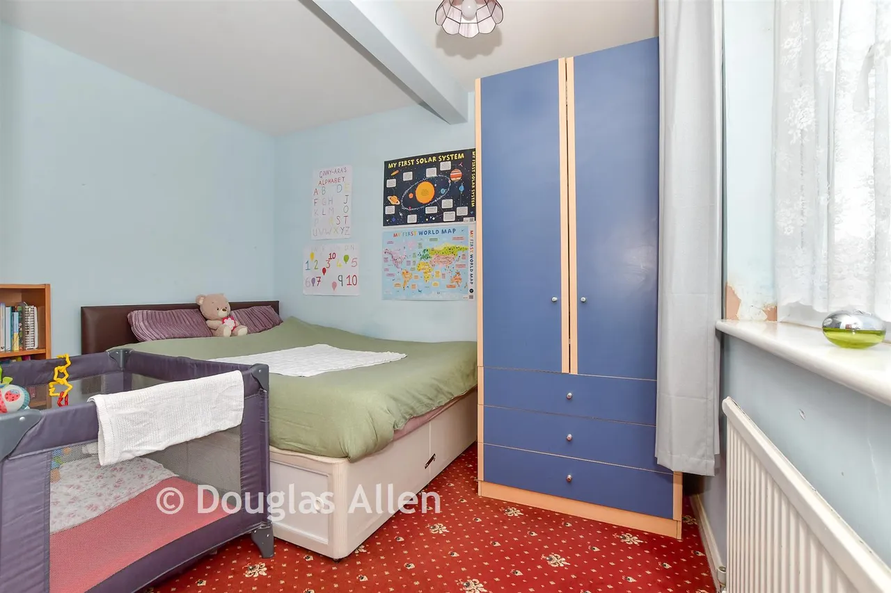Ilfracombe Crescent, Hornchurch, RM12, photo 13