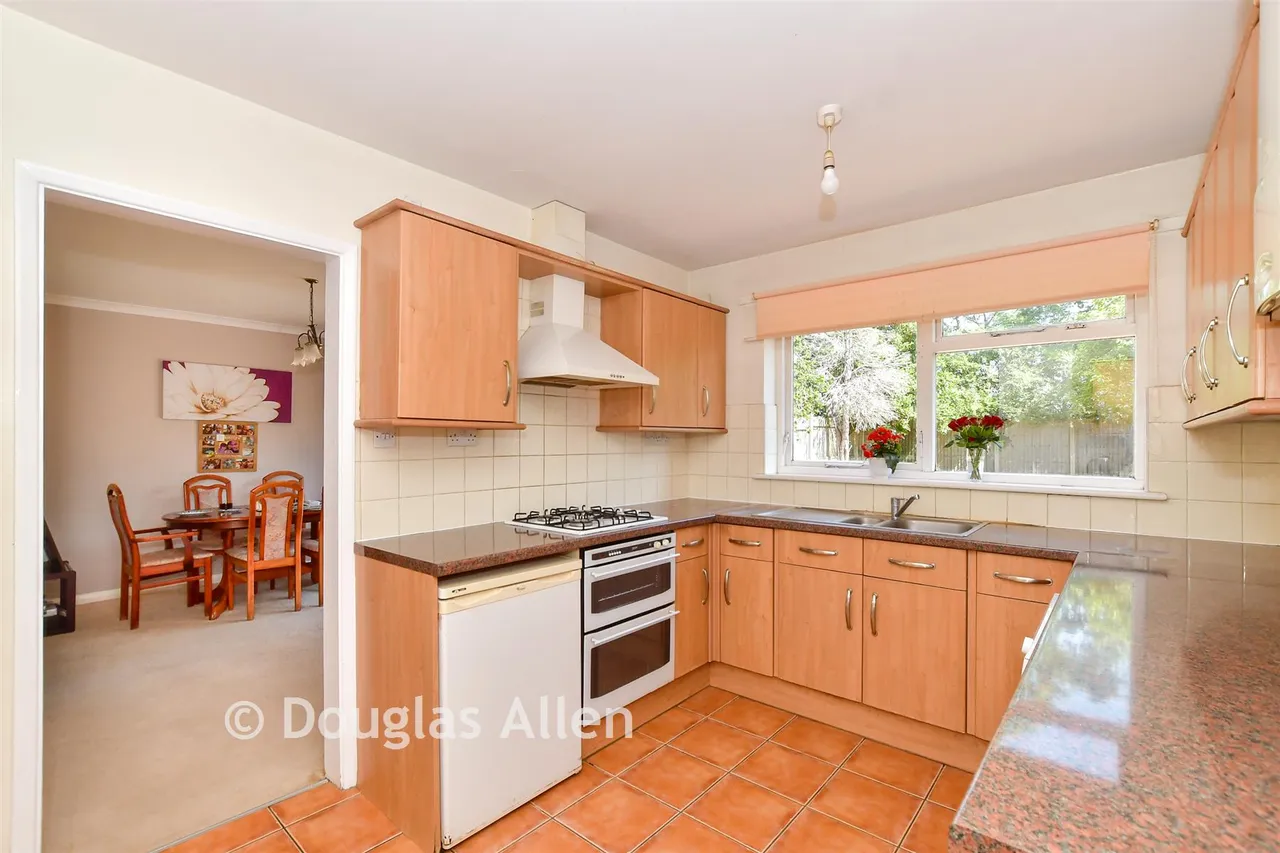 Ilfracombe Crescent, Hornchurch, RM12, photo 7