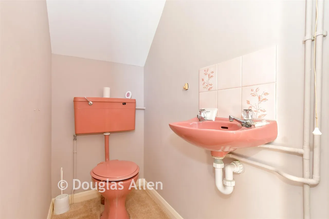 Ilfracombe Crescent, Hornchurch, RM12, photo 8