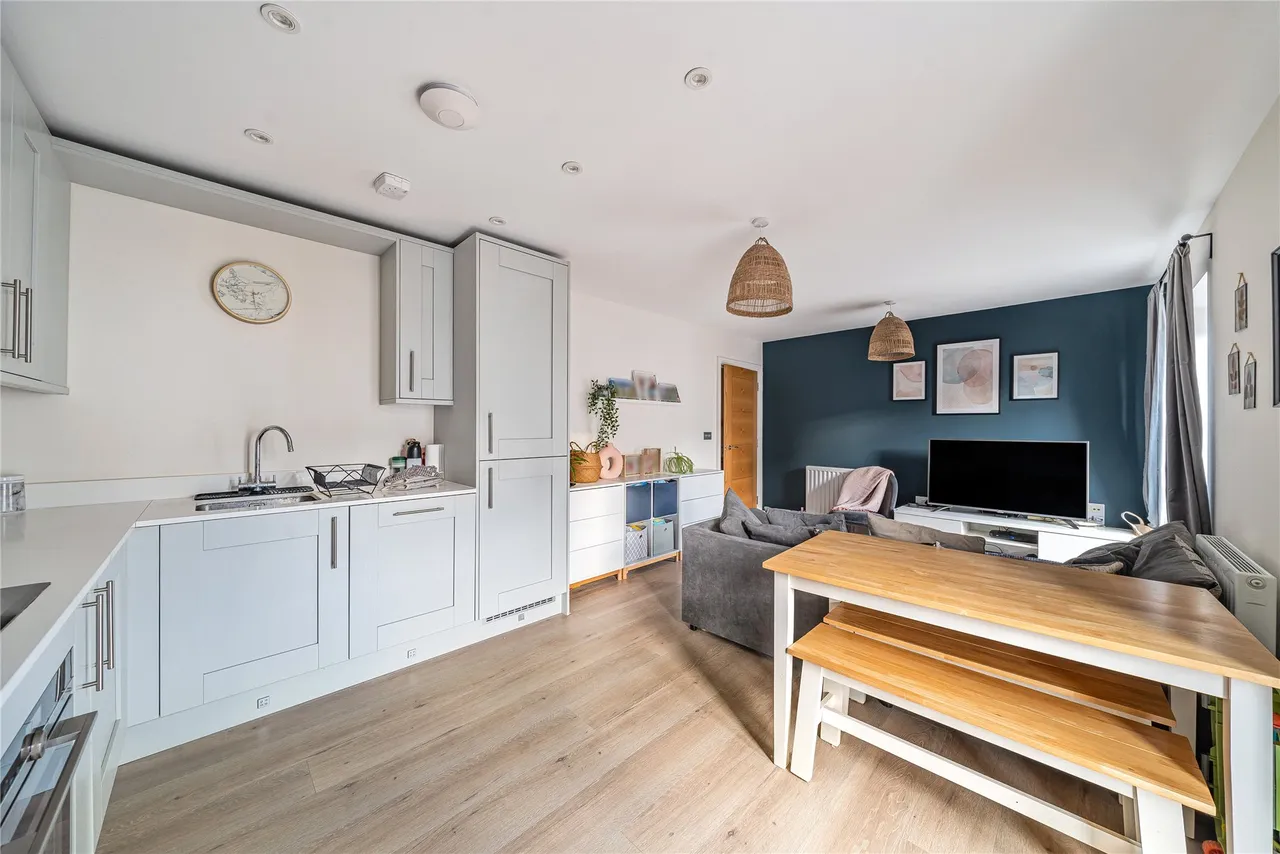 Bridge Street, Walton-on-Thames, KT12, photo 6