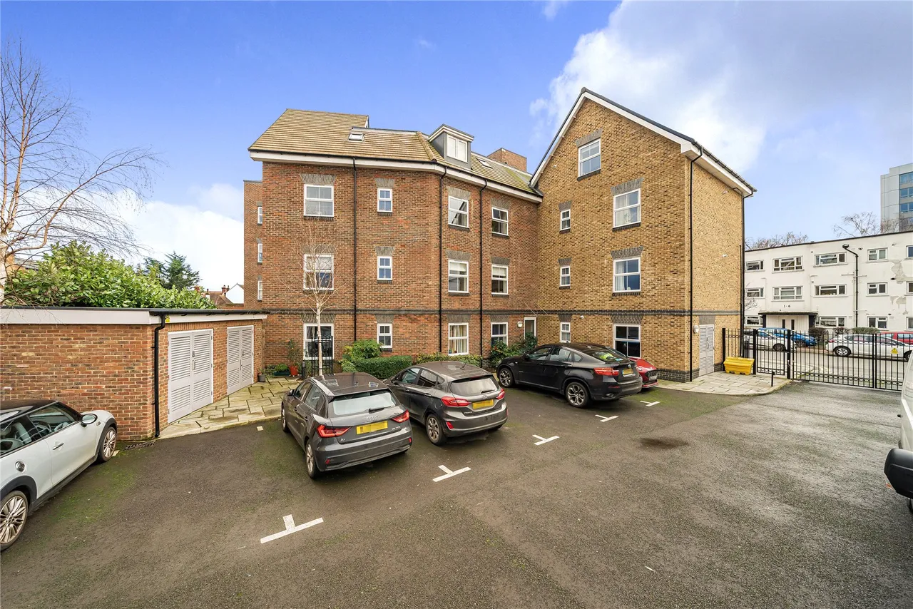 Bridge Street, Walton-on-Thames, KT12, photo 11