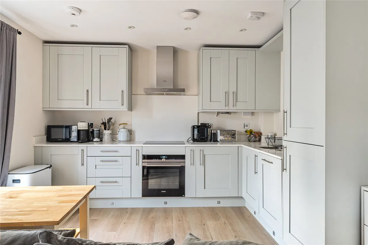 Bridge Street, Walton-on-Thames, KT12, photo 4