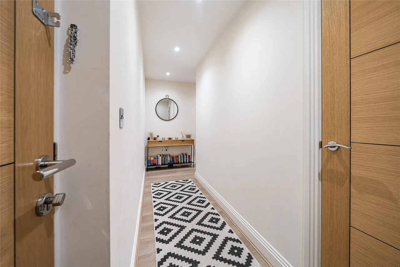 Bridge Street, Walton-on-Thames, KT12, photo 15