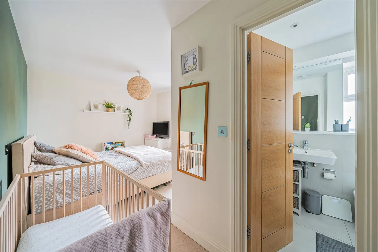 Bridge Street, Walton-on-Thames, KT12, photo 13