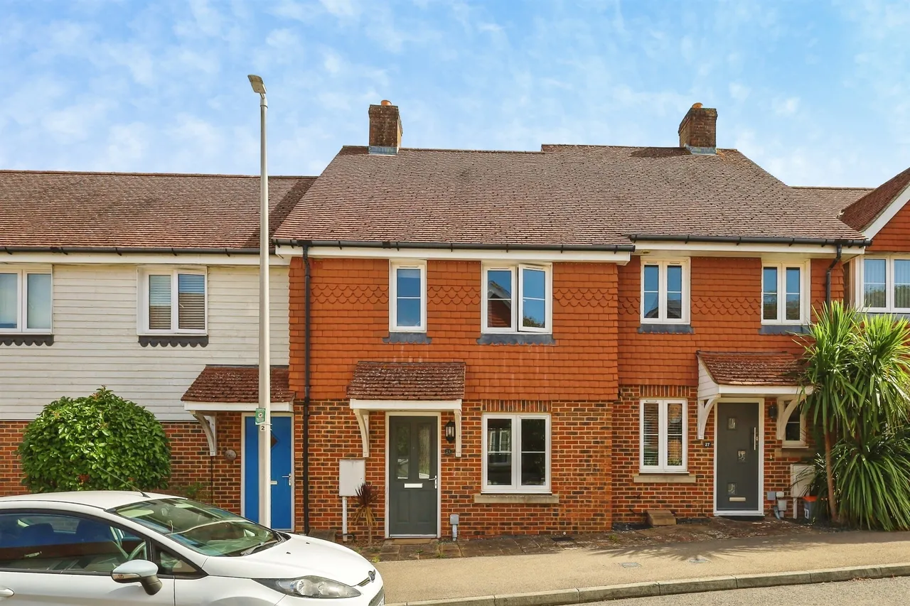 3 bed house for sale, Gournay Road, Hailsham, BN27