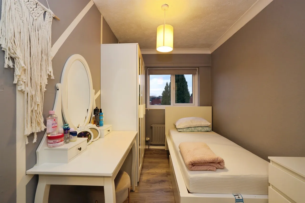 Ribble Court, Andover, photo 9
