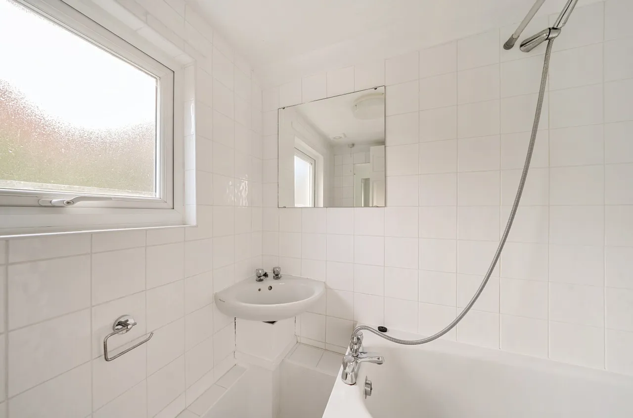 Old Acre Road, Alton, GU34, photo 10