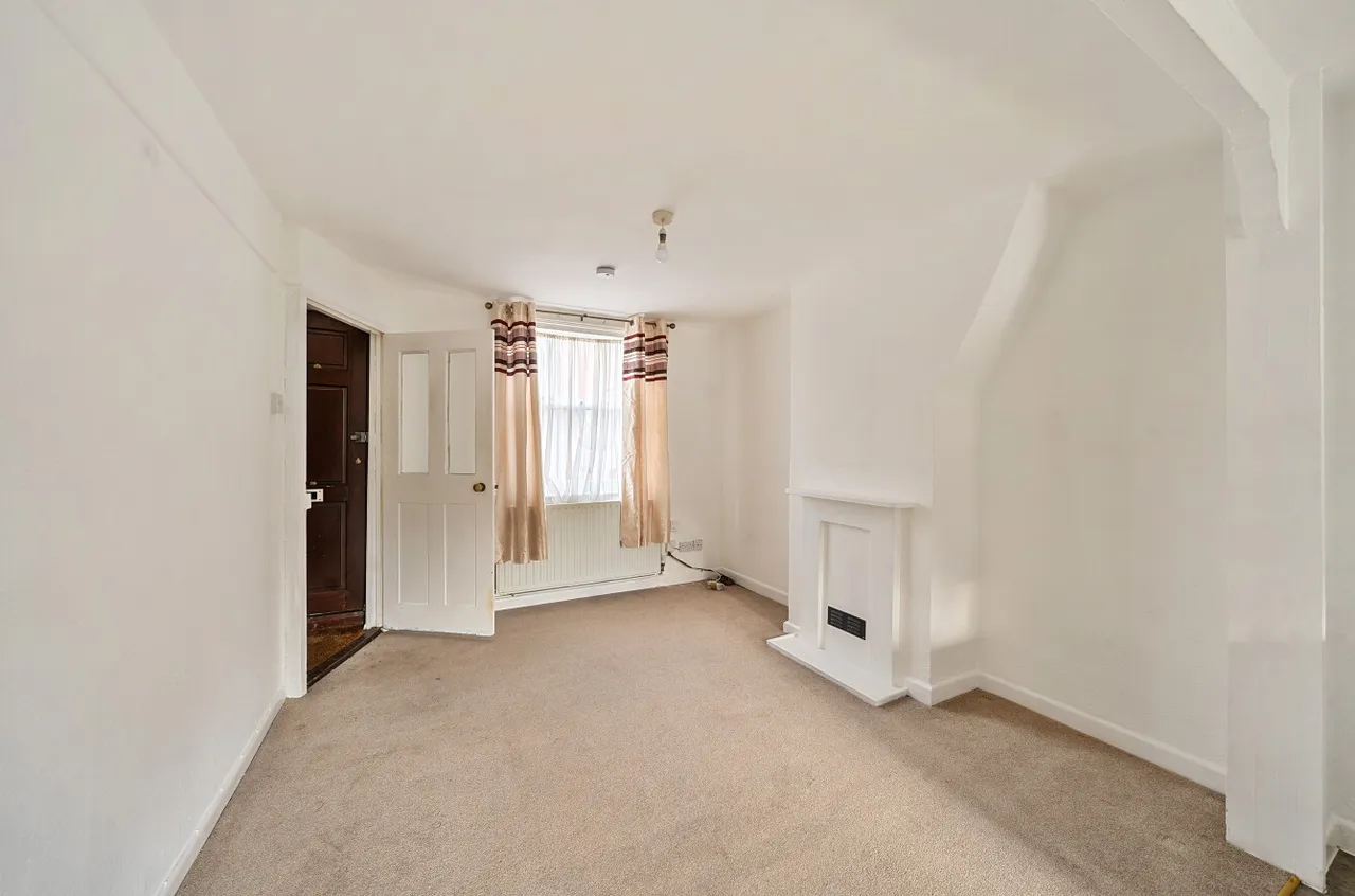 Old Acre Road, Alton, GU34, photo 5