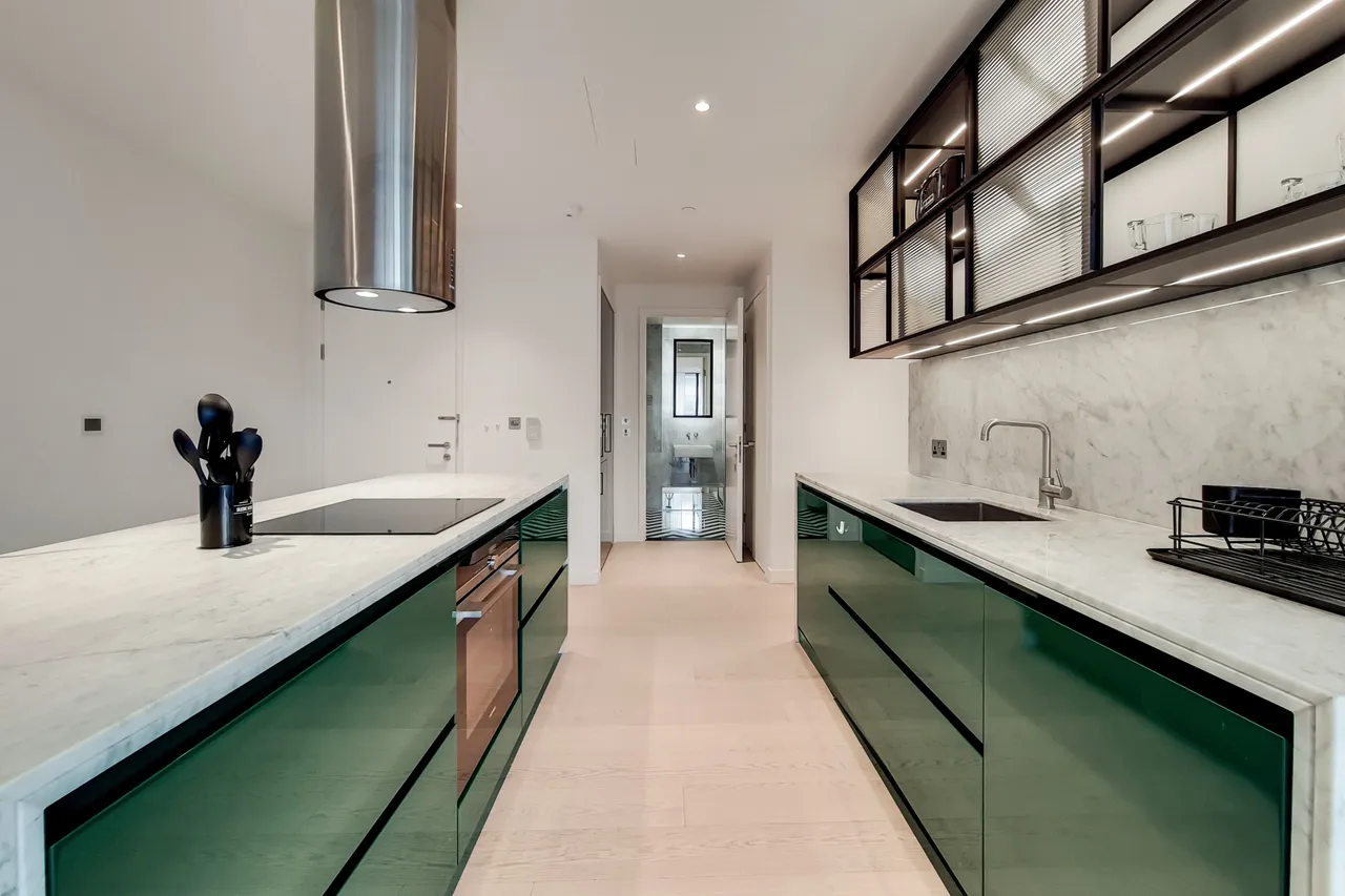 Flat 1602, Bagshaw Building, London, photo 2