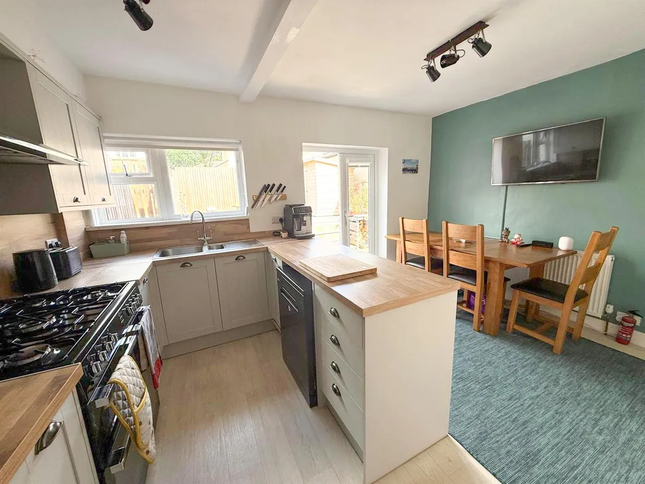 Birchwood Road, Low Utley, BD20 6BX, photo 3
