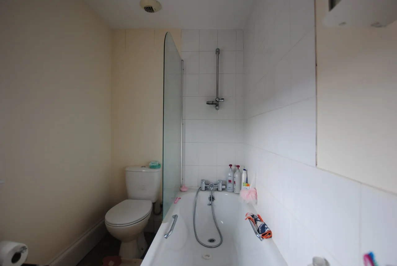 Harmer Street, Gravesend, Kent, DA12 2AX, photo 5