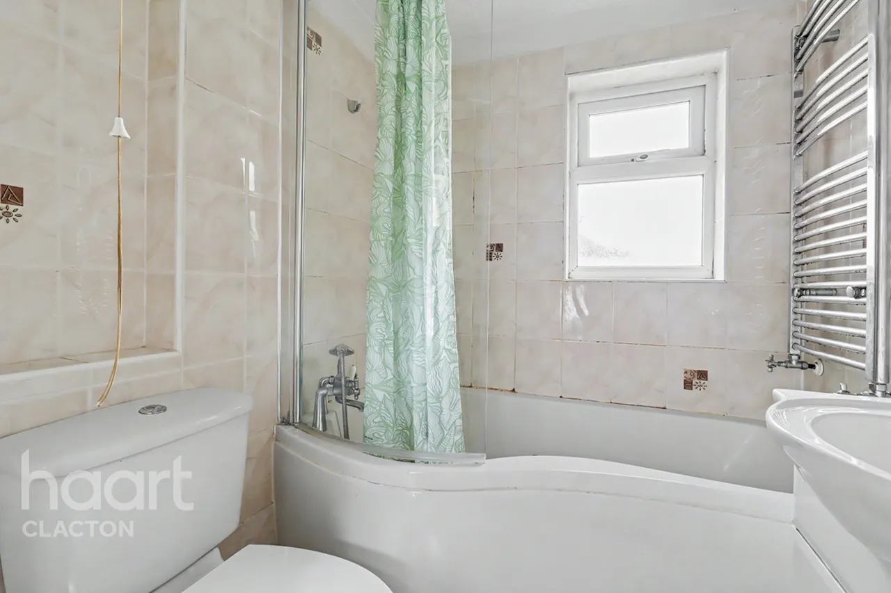 North Street, Walton On The Naze, CO14, photo 11