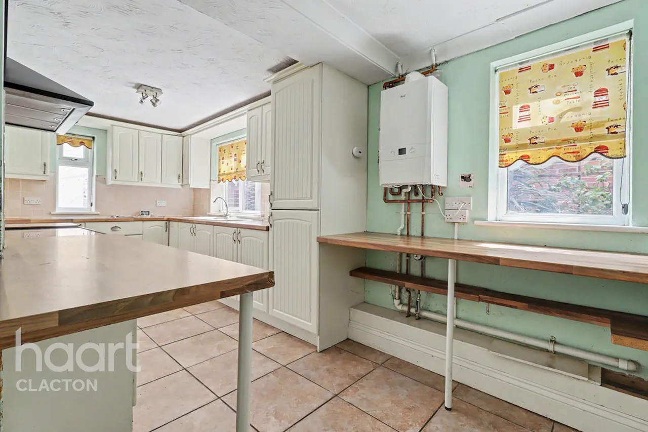 North Street, Walton On The Naze, CO14, photo 6