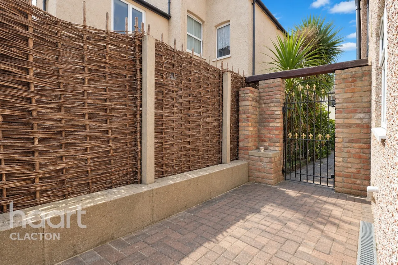 North Street, Walton On The Naze, CO14, photo 13