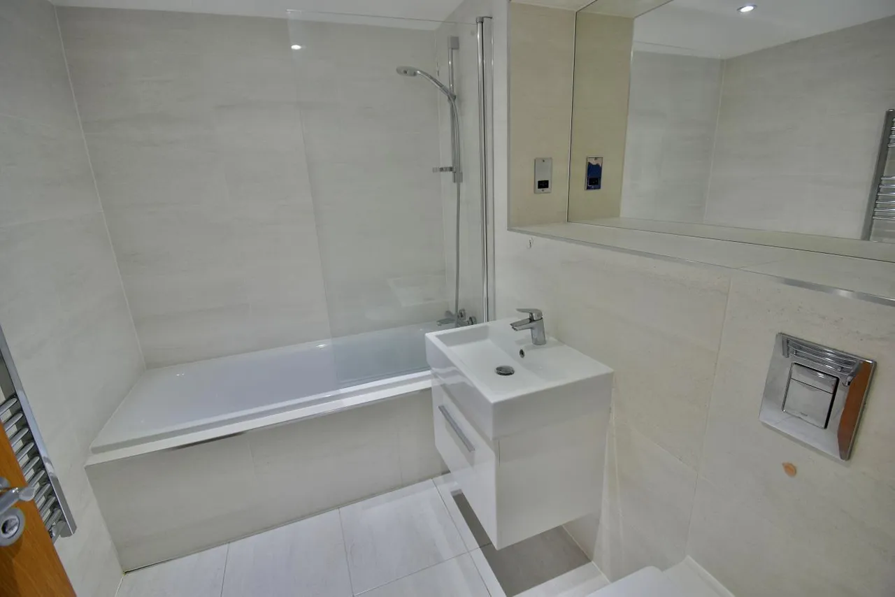 Lea Court, BH22, photo 8