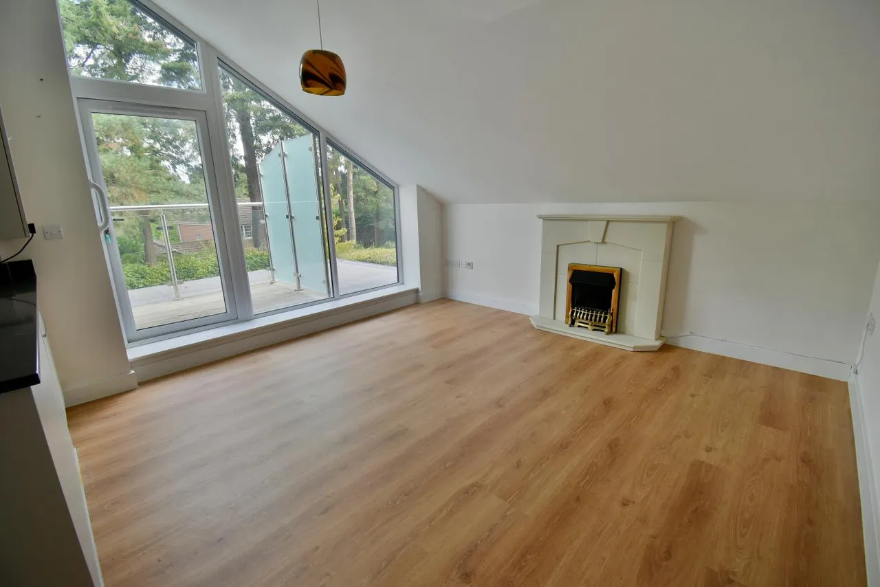 Lea Court, BH22, photo 4