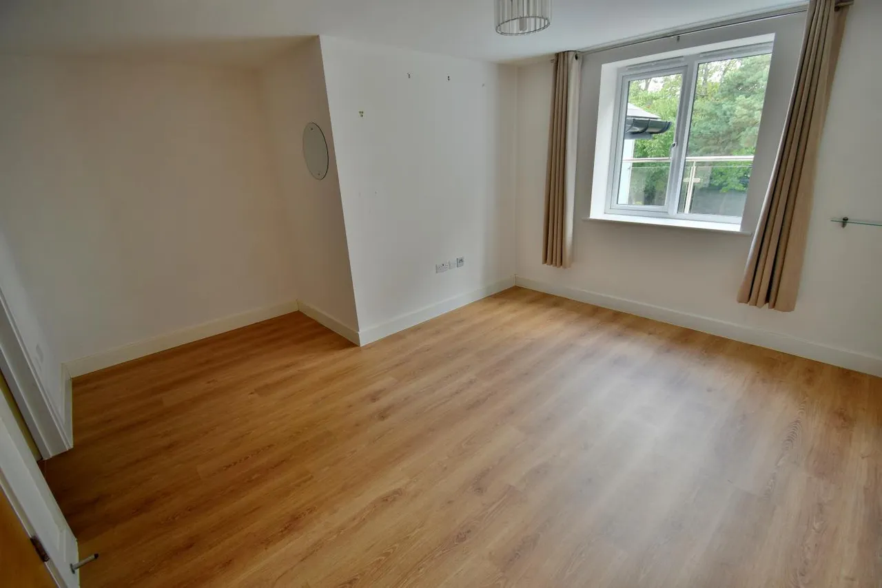 Lea Court, BH22, photo 7