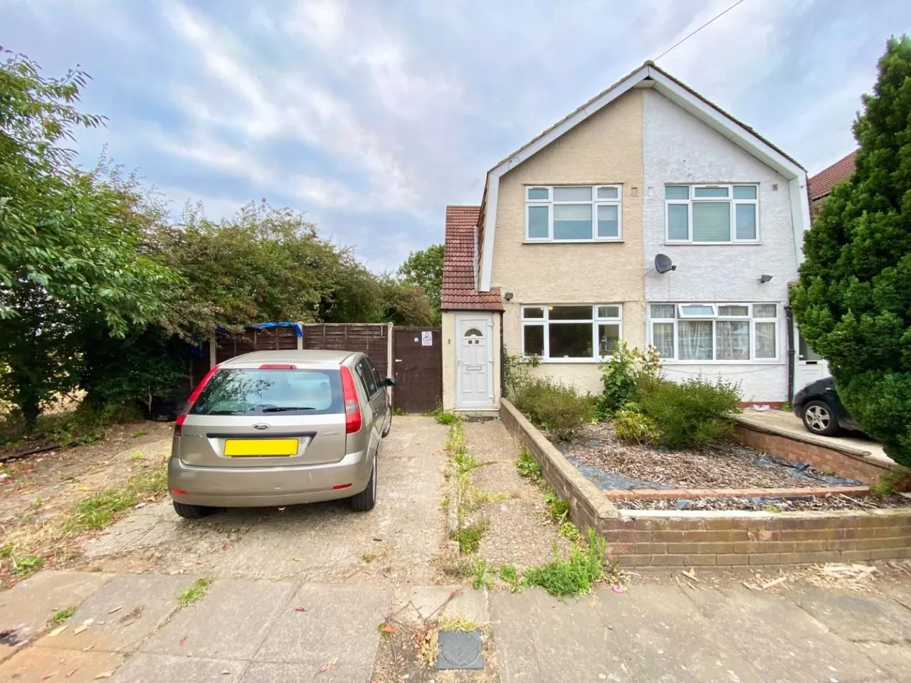 2 bed house for sale — Winchester Road, Hayes