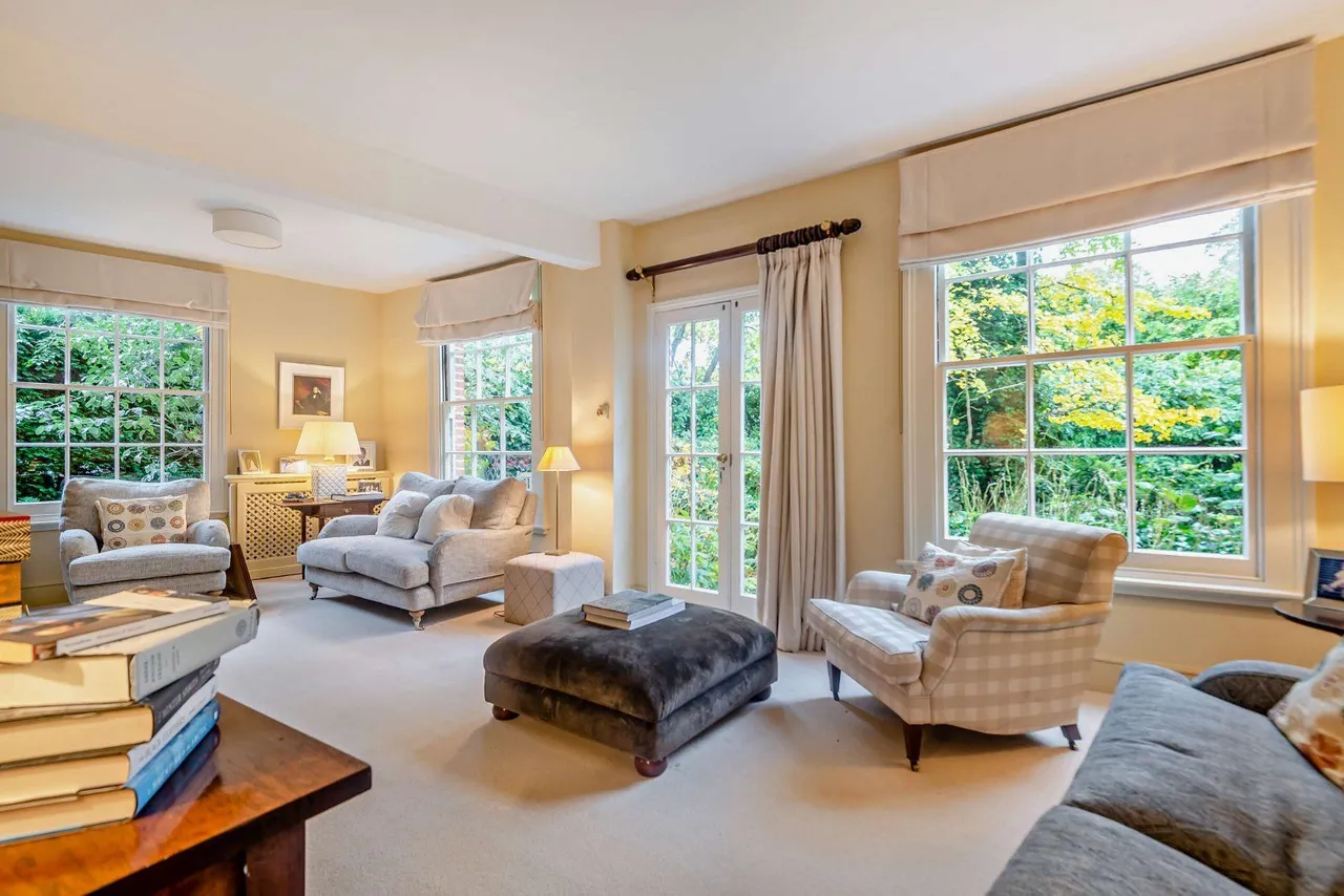 Bishopsgate Road, Englefield Green, Egham, Surrey, TW20 0XY, photo 3