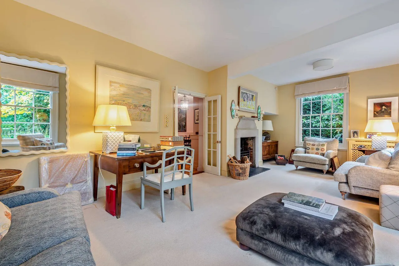 Bishopsgate Road, Englefield Green, Egham, Surrey, TW20 0XY, photo 4