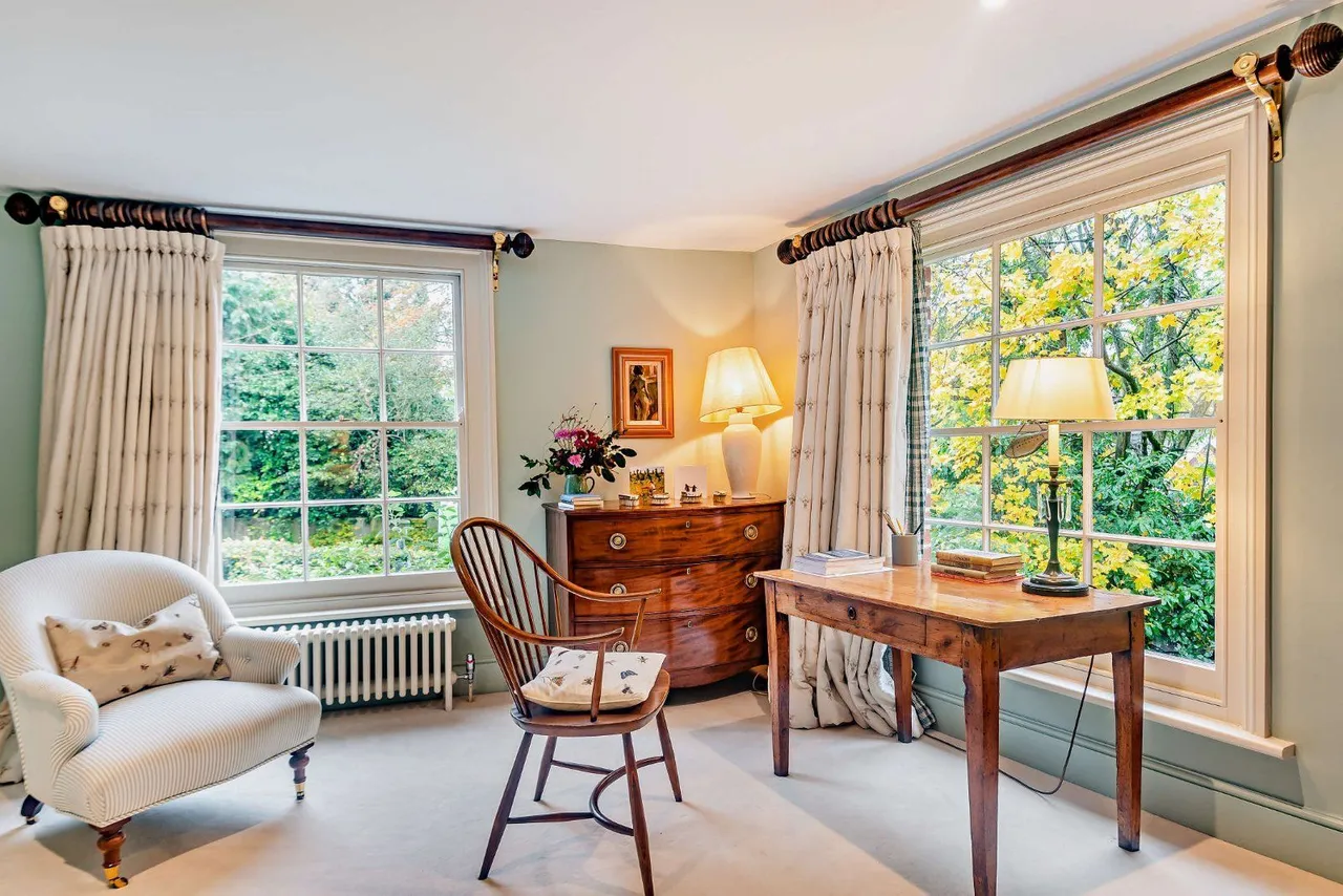 Bishopsgate Road, Englefield Green, Egham, Surrey, TW20 0XY, photo 12