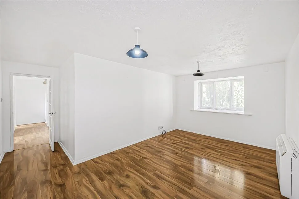 Greenslade Road, Barking, IG11, photo 2