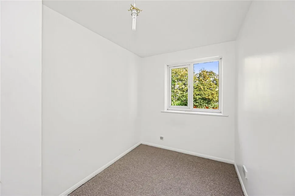 Greenslade Road, Barking, IG11, photo 5