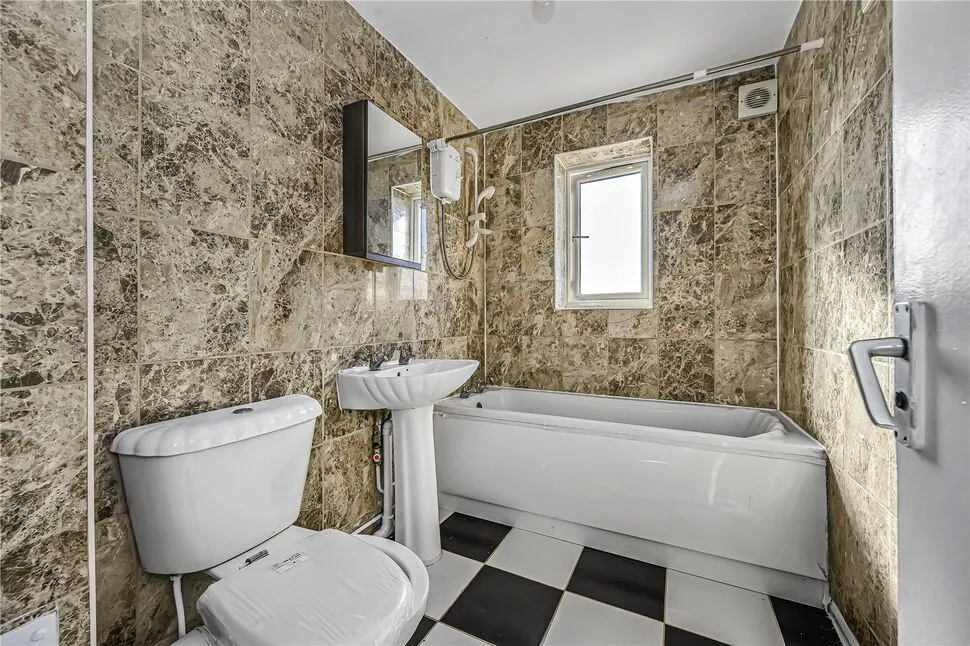 Greenslade Road, Barking, IG11, photo 6