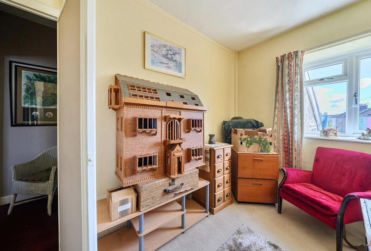 Southmead Road, Avon, Westbury-on-trym, BS10 5EN, photo 6