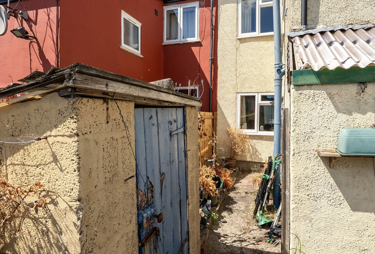 Southmead Road, Avon, Westbury-on-trym, BS10 5EN, photo 8