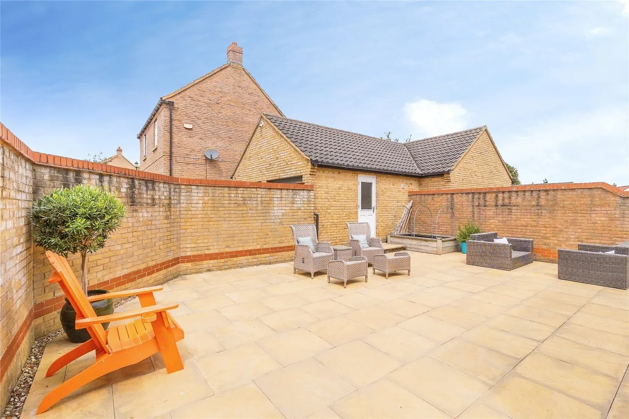 Whittington Chase, Kingsmead, Milton Keynes, Buckinghamshire, MK4, photo 21