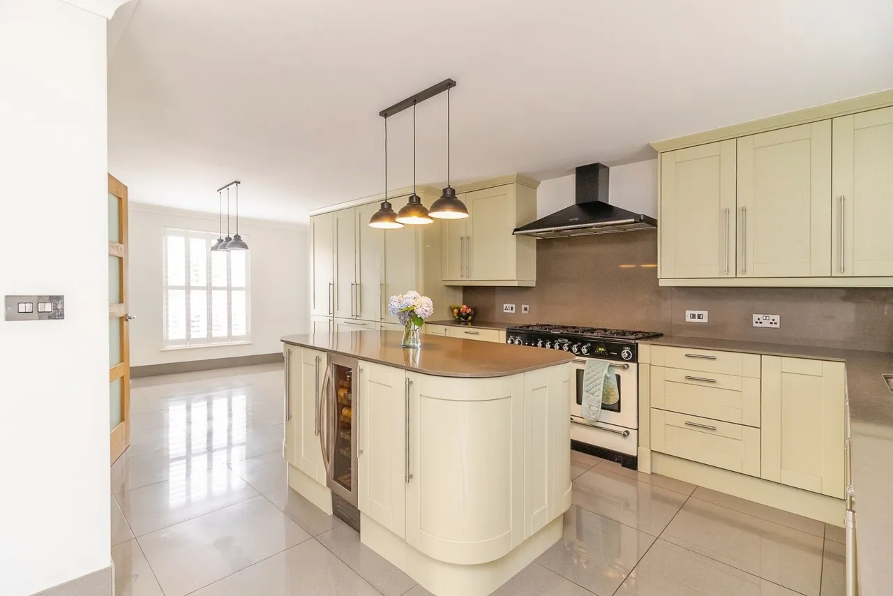 Whittington Chase, Kingsmead, Milton Keynes, Buckinghamshire, MK4, photo 5