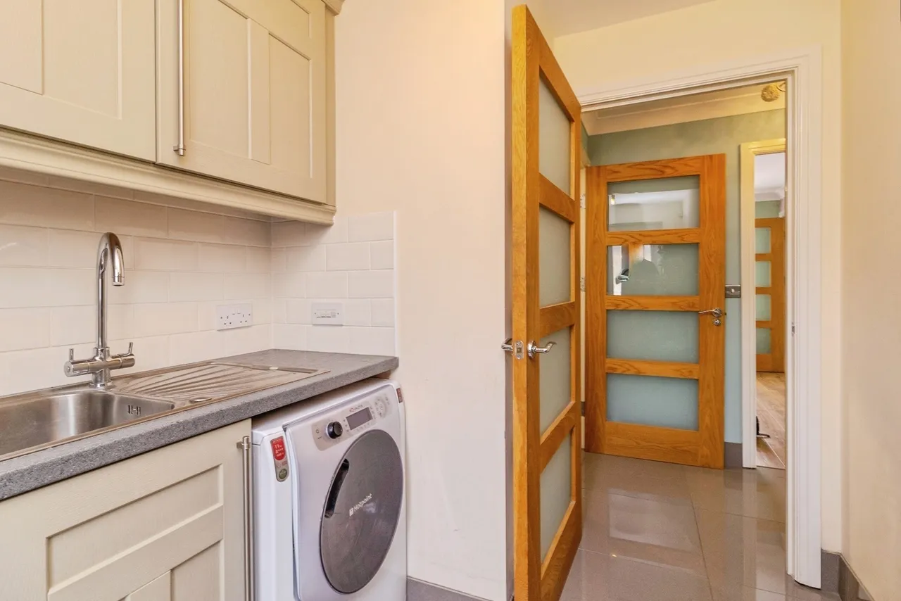 Whittington Chase, Kingsmead, Milton Keynes, Buckinghamshire, MK4, photo 11