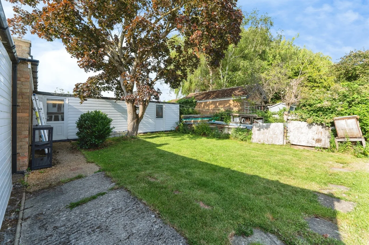 Knights End Road, March, PE15, photo 17