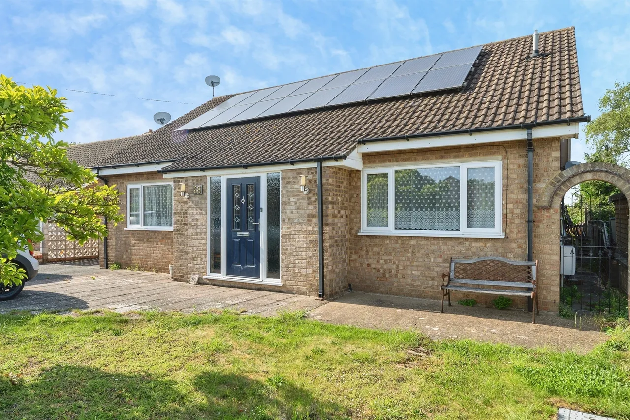 Knights End Road, March, PE15, photo 24