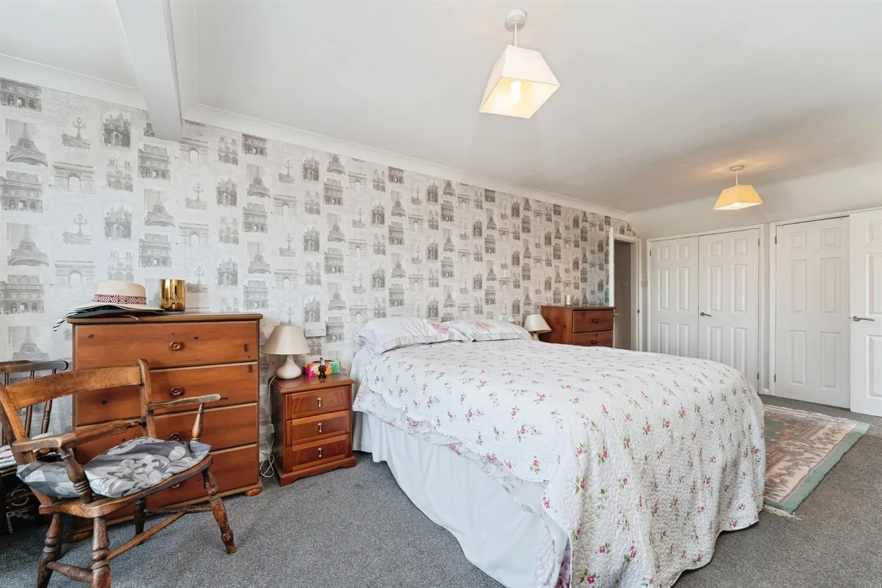 Knights End Road, March, PE15, photo 15