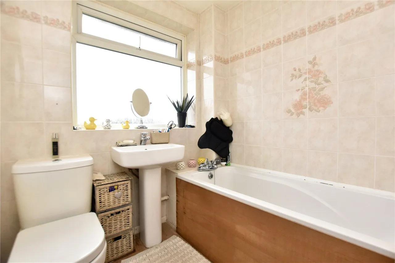 Thimble Close, Wardle, OL12, photo 9