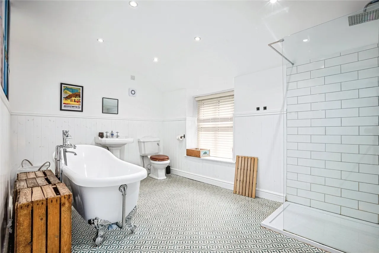 Pwllhobi, Llanbadarn Fawr, SY23, photo 15