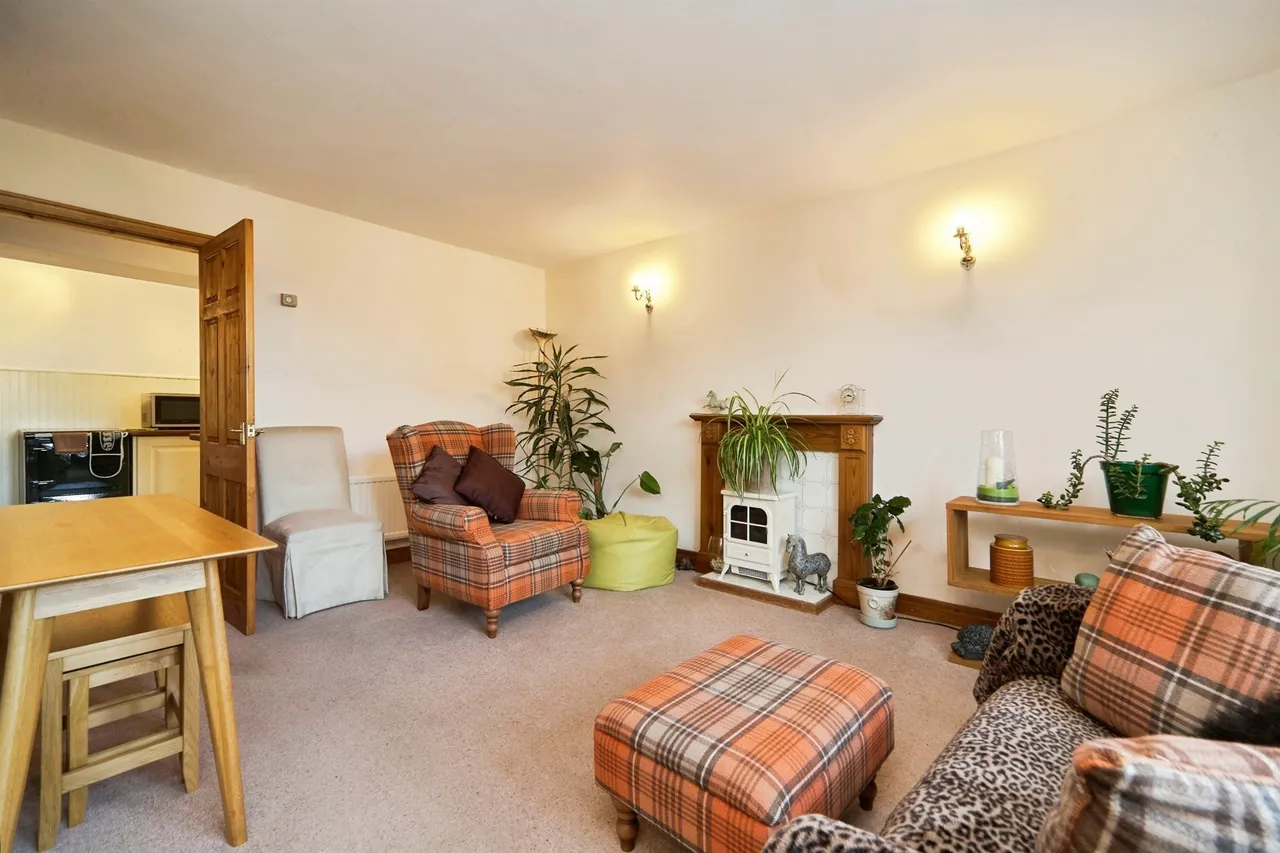 Springhill Place, Wilsden, Bradford, photo 7